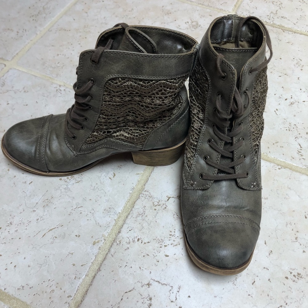 Roxy Green Lace Leather Boots - Size 8